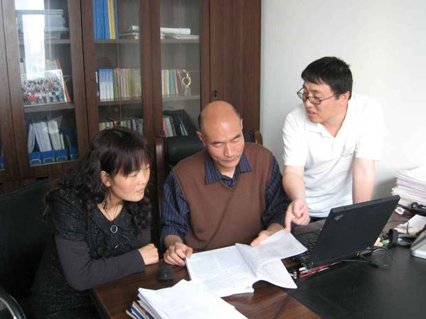 https://news.xidian.edu.cn/__local/C/8D/48/9551396E9CFC1E89ADA074DBFD4_7C63D143_B9B6.jpg