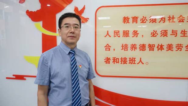 https://news.xidian.edu.cn/__local/4/30/16/DDBDD9F2BA770849F2D8BB6AA40_F910AA8A_4BF0F.jpg