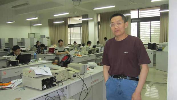 https://news.xidian.edu.cn/__local/0/A9/8E/4ABCF3C9715D406FEFC04AED049_F709AFC6_23AD7.jpg